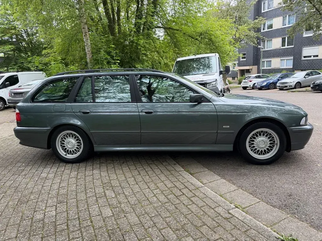 Second-hand BMW 530 Exclusive 231 CP (169 kW) 2003 Verde Berlinǎ