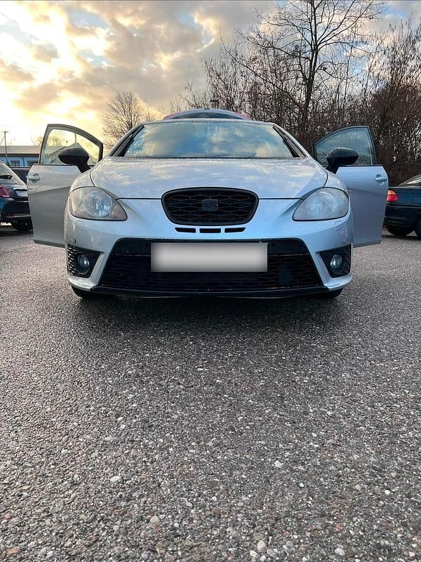 Gebraucht Seat Leon 105 PS (77 kW) 2010 Silber Kleinwagen