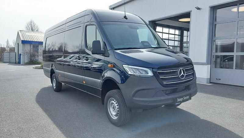 Gebraucht Mercedes Sprinter 190 PS (139 kW) 2026 Cavansitblau metallic Van