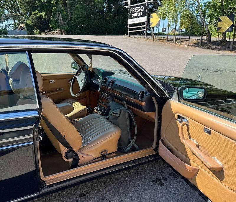 Gebraucht Mercedes 300 125 PS (91 kW) 1984 Schwarz Coupé