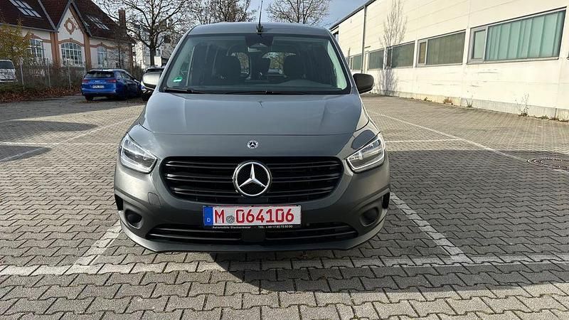 Grau Gebraucht 2021 Mercedes Citan 110 Kombi | 17.400 € (Fairer Preis) - Bild 1/4