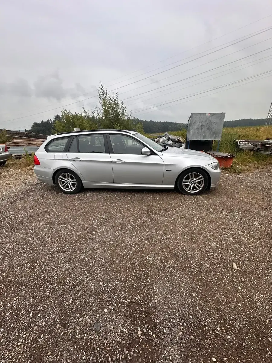 Gebraucht BMW 320 184 PS (135 kW) 2011 Silber Kombi