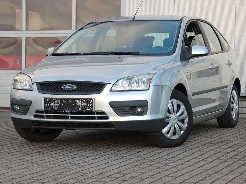 Gebraucht Ford Focus Fun X 101 PS (74 kW) 2007 Silber Limousine