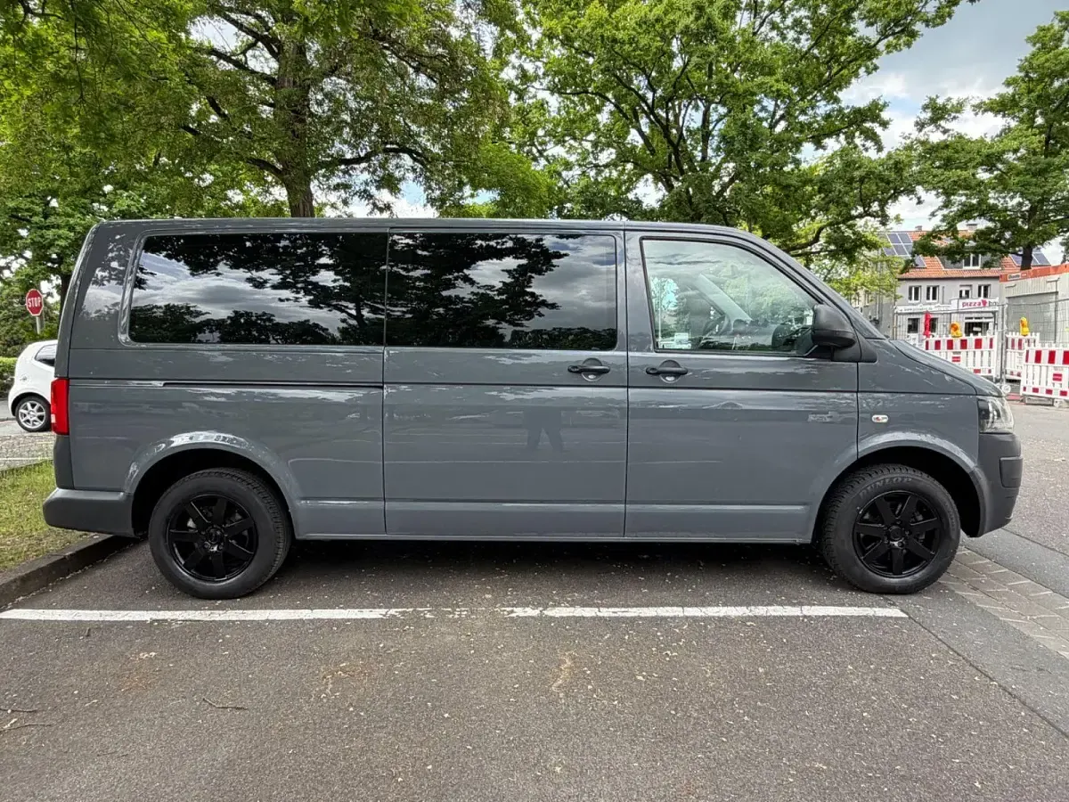 Gebraucht VW Caravelle 140 PS (102 kW) 2012 Grau Van