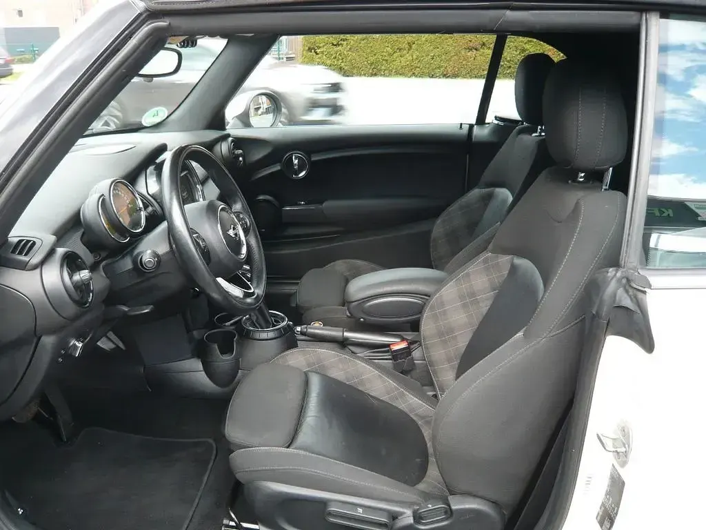 Gebraucht Mini Cooper D Cabriolet 116 PS (85 kW) 2017 Weiß Cabrio