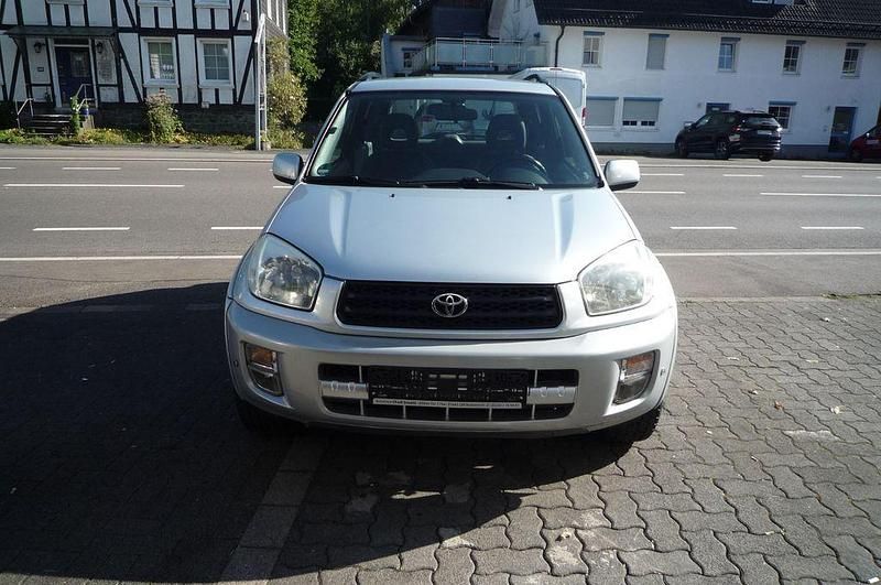Silber Gebraucht 2003 Toyota RAV4 SUV | 6.999 € (Etwas zu teuer) - Bild 1/4