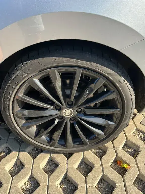 Gebraucht Skoda Superb Active 150 PS (110 kW) 2018 Grau Kombi