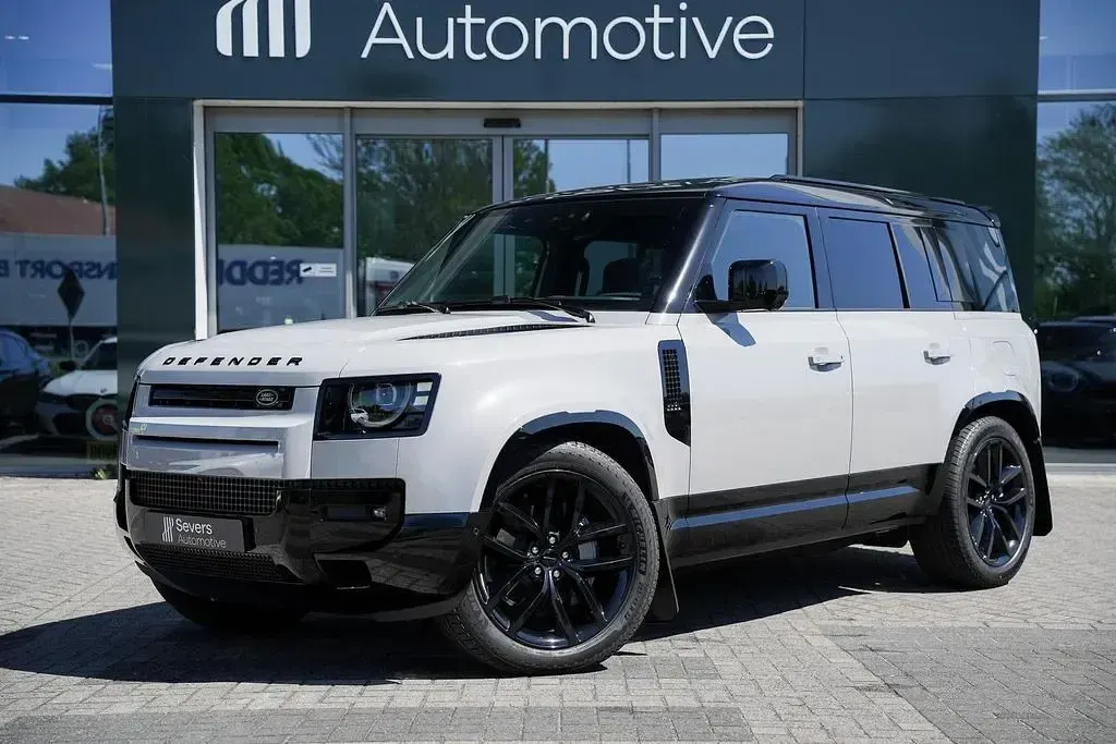 Neu Land Rover Defender HSE Dynamic 300 PS (220 kW) 2026 Grau SUV