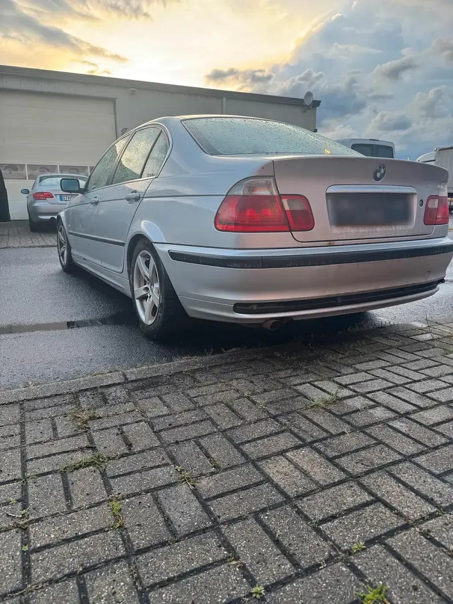 Brugt BMW 320 Basis 150 HK (110 kW) 2000 Sølv Sedan