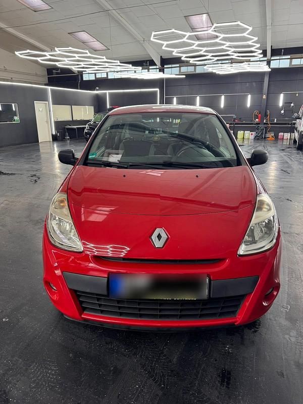 Gebraucht Renault Clio II 75 PS (55 kW) 2010 Rot Limousine