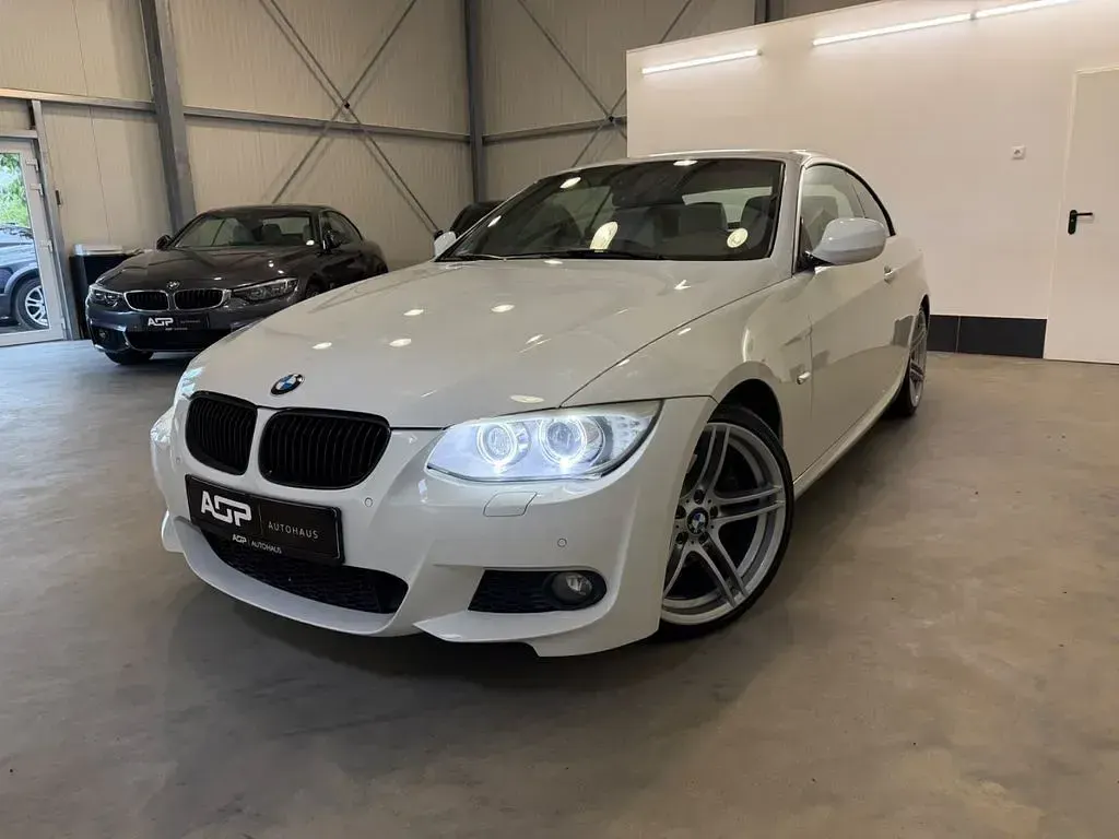 Gebraucht BMW 325 Cabriolet M Sport 204 PS (150 kW) 2012 Weiß Cabrio