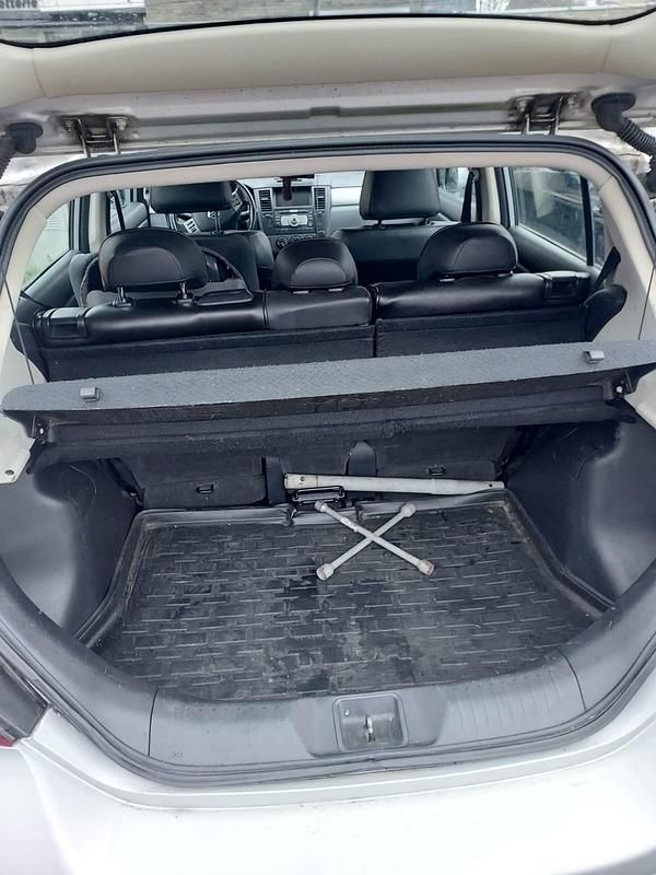 Gebraucht Nissan Tiida 110 PS (80 kW) 2009 Grau Kleinwagen