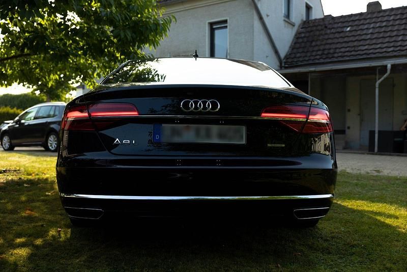 Schwarz Gebraucht 2015 Audi A8L Advanced Plus Limousine | 28.300 € (Fairer Preis) - Bild 1/4