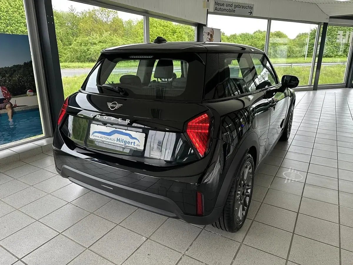 Occasion Mini Cooper Classic 156 PK (114 kW) 2024 Zwart Hatchback