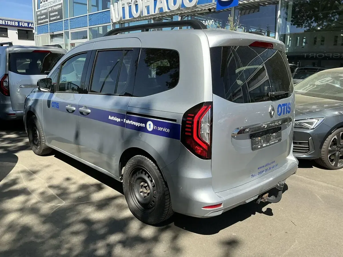 Usata Renault Kangoo Intens 95 CV (69 kW) 2023 Grigio Monovolume