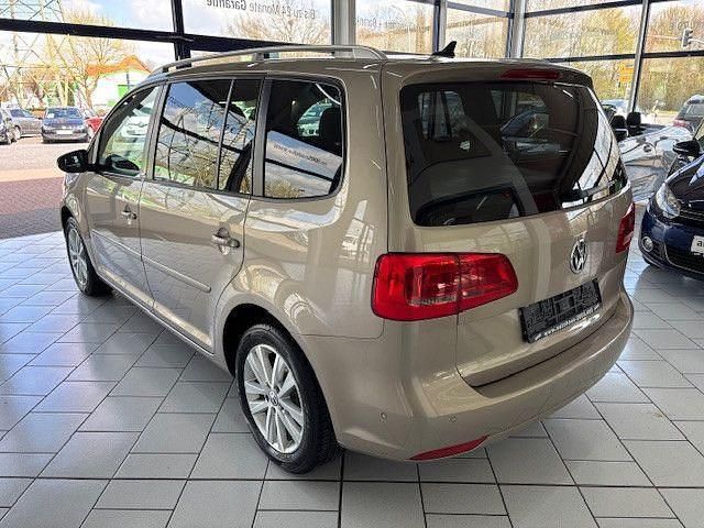 Gebraucht VW Touran Style 105 PS (77 kW) 2012 Beige Van / Kleinbus