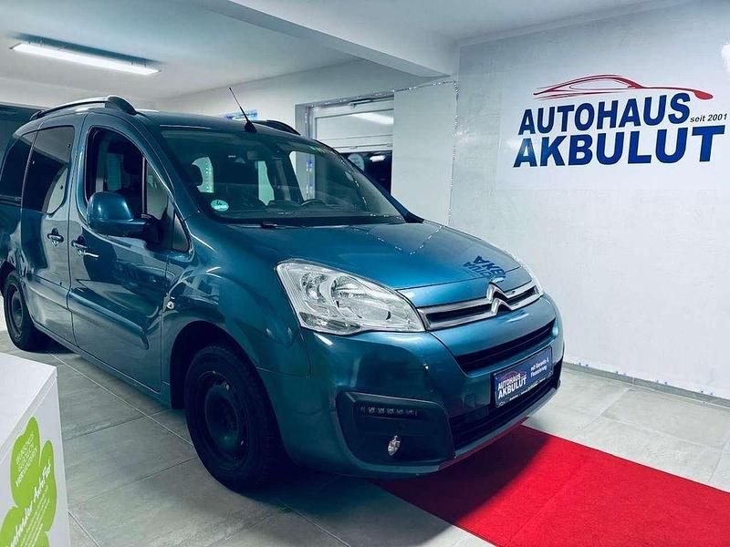Blau Gebraucht 2017 Citroën Berlingo Feel Van / Kleinbus | 6.490 € (Fairer Preis) - Bild 1/3
