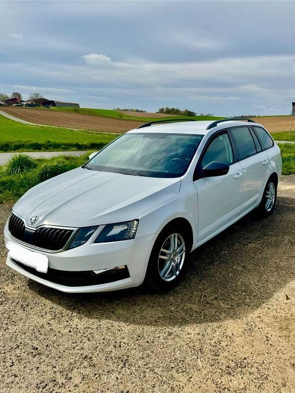 Gebraucht Skoda Octavia Ambition 150 PS (110 kW) 2017 Weiß Kombi