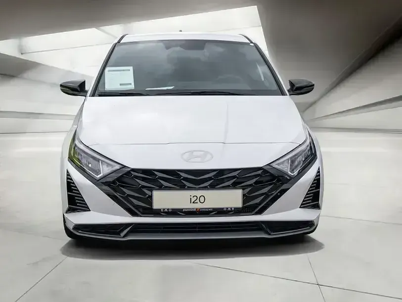 Gebraucht Hyundai i20 Blackline 90 PS (66 kW) 2026 Weiß Kleinwagen