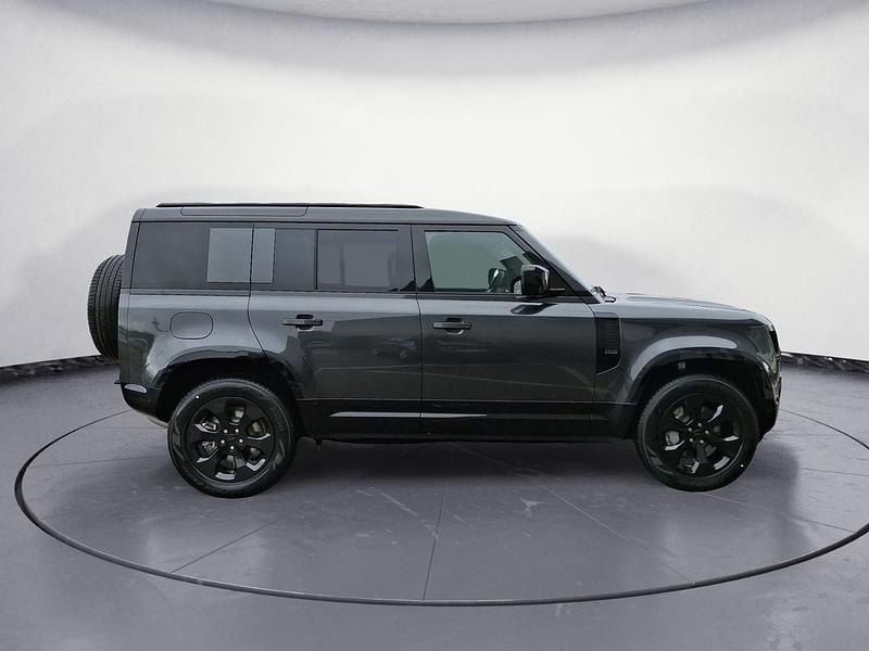 Gebraucht Land Rover Defender SE Dynamic 349 PS (256 kW) 2025 Carpathian grey SUV
