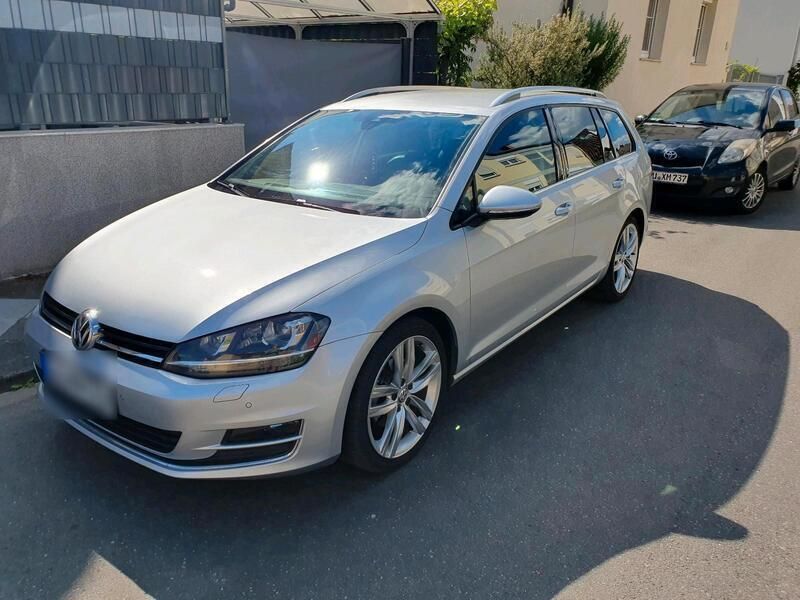 Silber Gebraucht 2016 VW Golf VII Highline Kombi | 10.500 € (Fairer Preis) - Bild 1/4