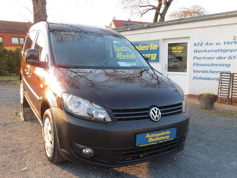 Gebraucht VW Caddy Trendline 102 PS (75 kW) 2011 Violet Van / Kleinbus