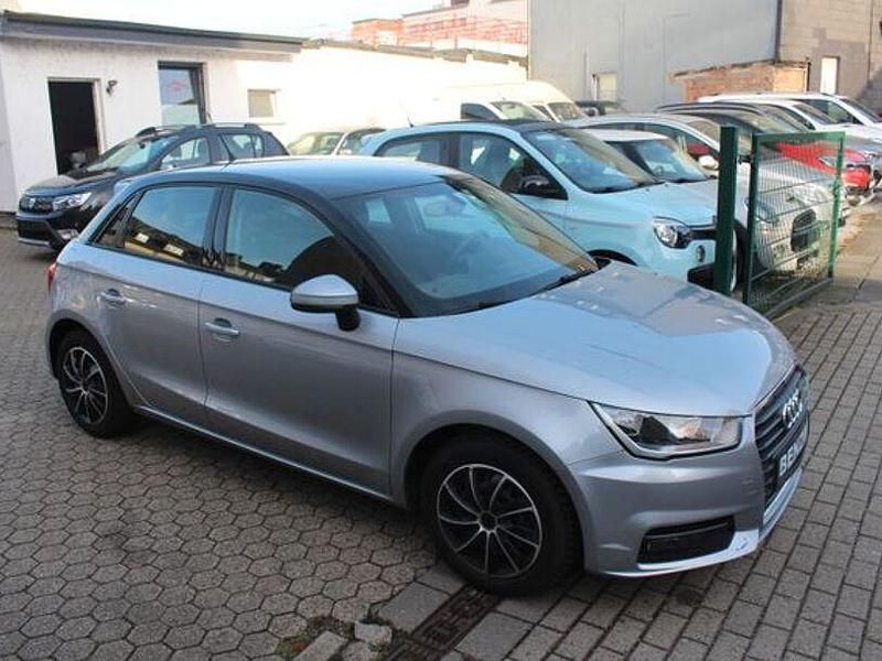 Gebraucht Audi A1 Attraction 125 PS (91 kW) 2013 Misanorot Kleinwagen