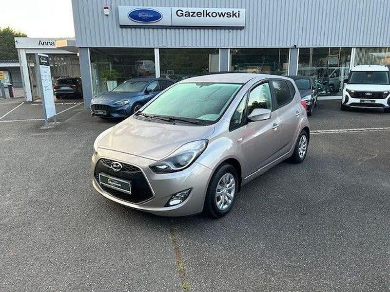 Weiß Gebraucht 2017 Hyundai ix20 Trend Kleinwagen | 10.400 € (Fairer Preis) - Bild 1/4