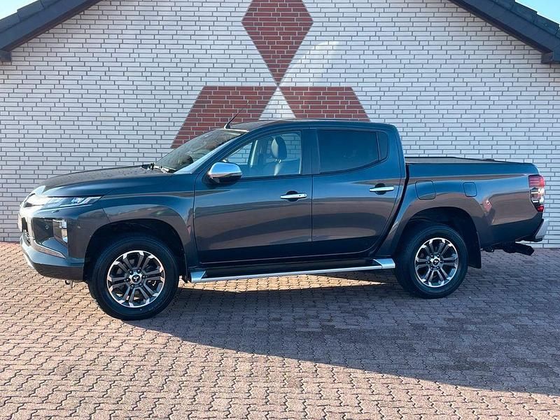 Grau Gebraucht 2020 Mitsubishi L200 Edition Abholung | 30.690 € (Fairer Preis) - Bild 1/4