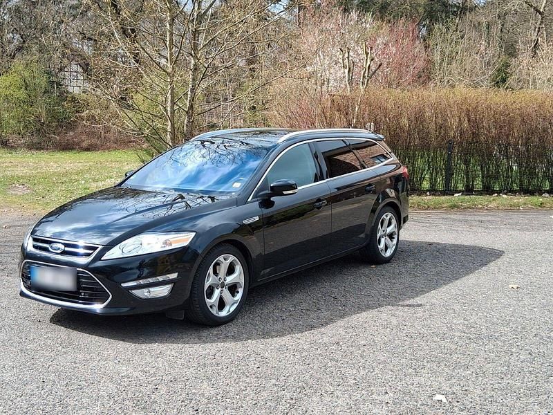Gebraucht Ford Mondeo Titanium 239 PS (175 kW) 2014 Schwarz Kombi