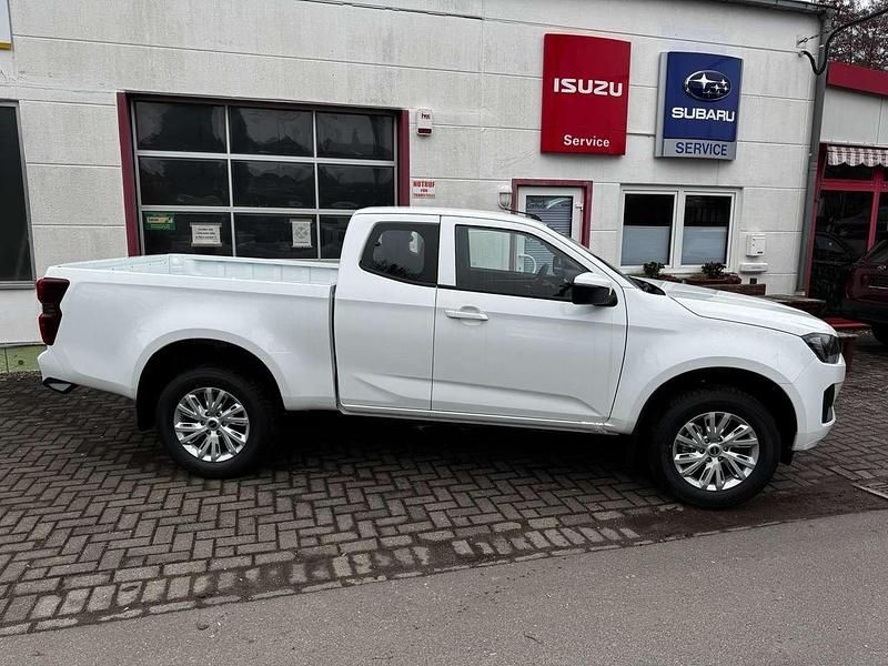 Neu Isuzu D-Max 163 PS (119 kW) 2026 Spash white Abholung