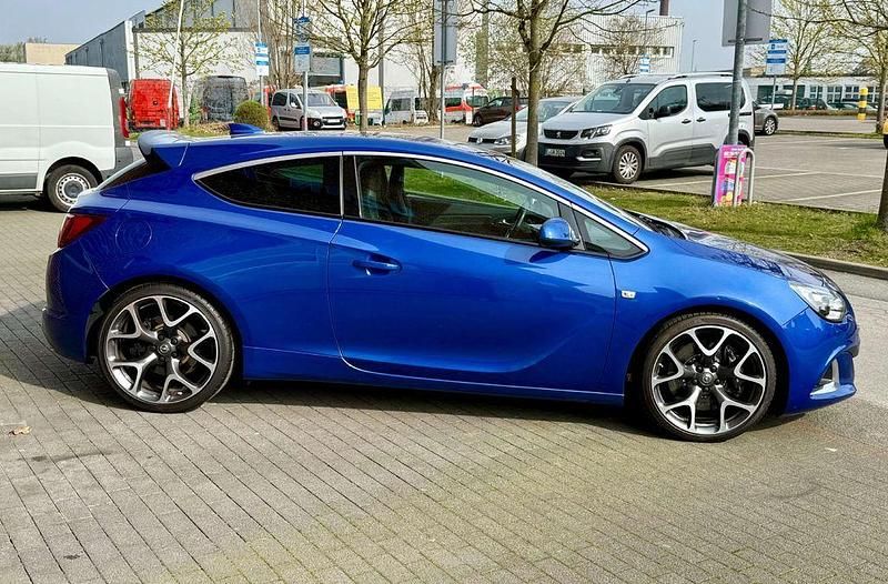 Gebraucht Opel Astra OPC 280 PS (205 kW) 2017 Flash blue Kombi