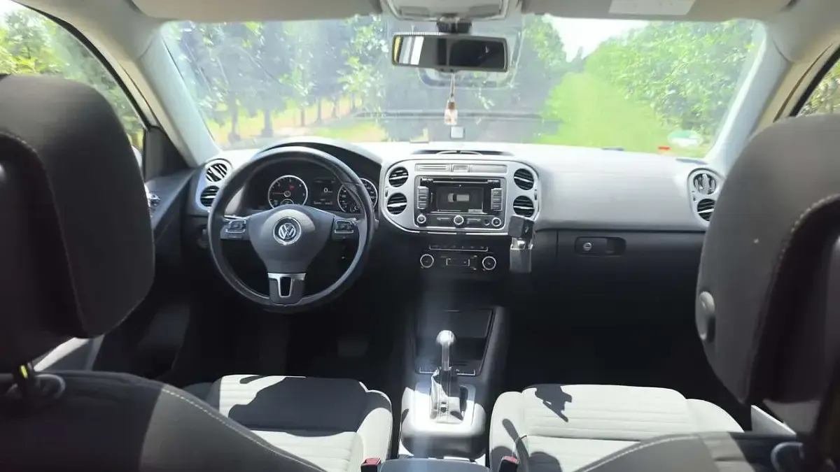 Gebraucht VW Tiguan Cup 140 PS (102 kW) 2014 Grau SUV