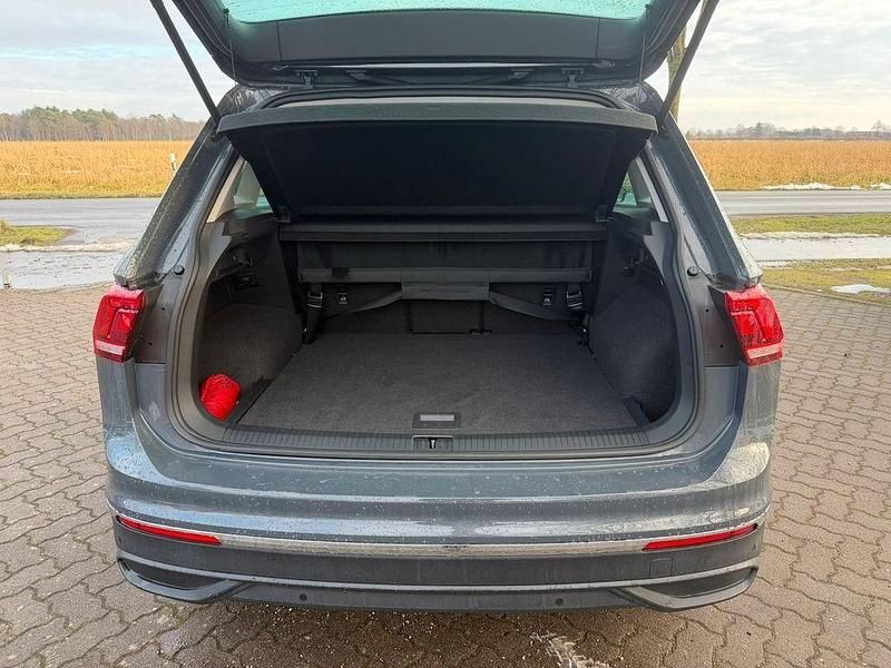 Gebraucht VW Tiguan Move 150 PS (110 kW) 2024 Grau SUV