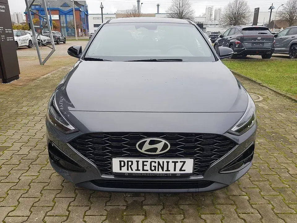 Gebraucht Hyundai i30 Advantage 140 PS (102 kW) 2025 Ecotronic grey Limousine