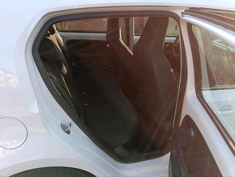 Second-hand VW up! 60 CP (44 kW) 2019 Alb Hatchback