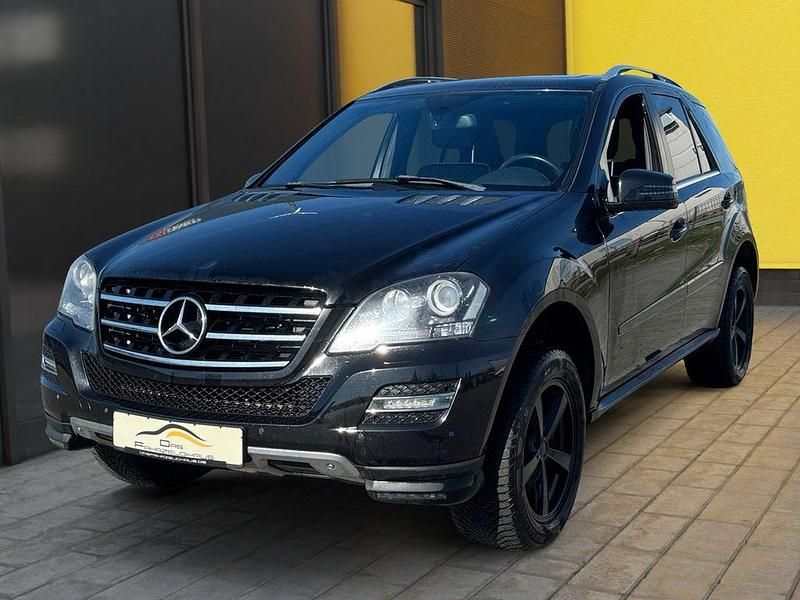 Gebraucht Mercedes ML300 204 PS (150 kW) 2010 Schwarz SUV