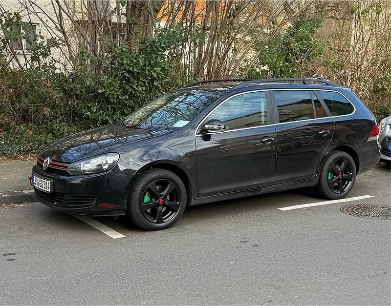 Schwarz Gebraucht 2010 VW Golf Kombi | 5.500 € (Etwas zu teuer) - Bild 1/1