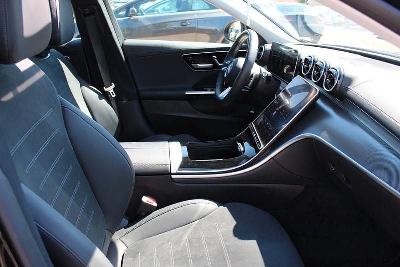 Gebraucht Mercedes C300 AMG 265 PS (194 kW) 2024 Schwarz Limousine