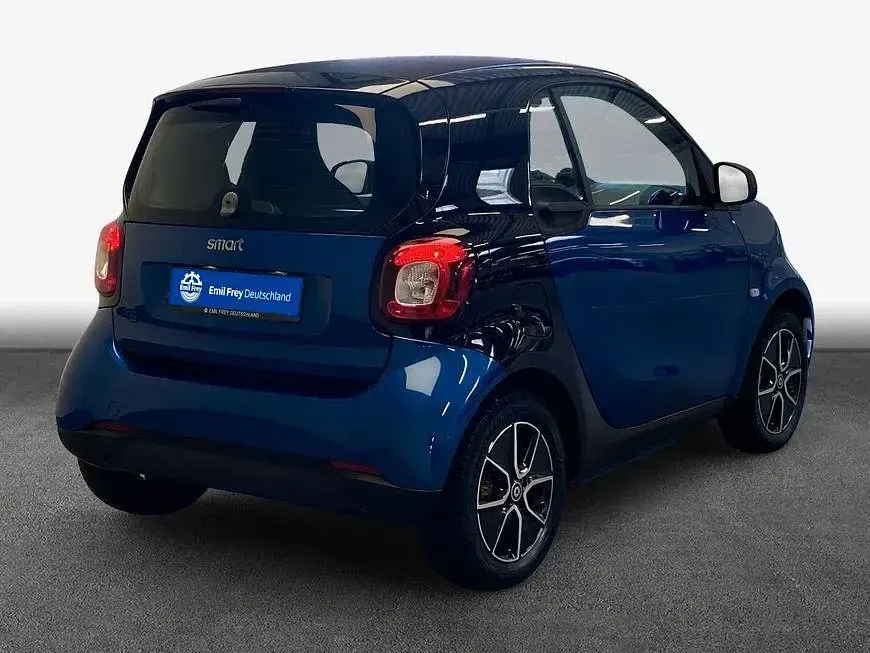 Gebraucht Smart ForTwo Coupé 60 kW (82 PS) 2021 Midnight blue metallic Coupé