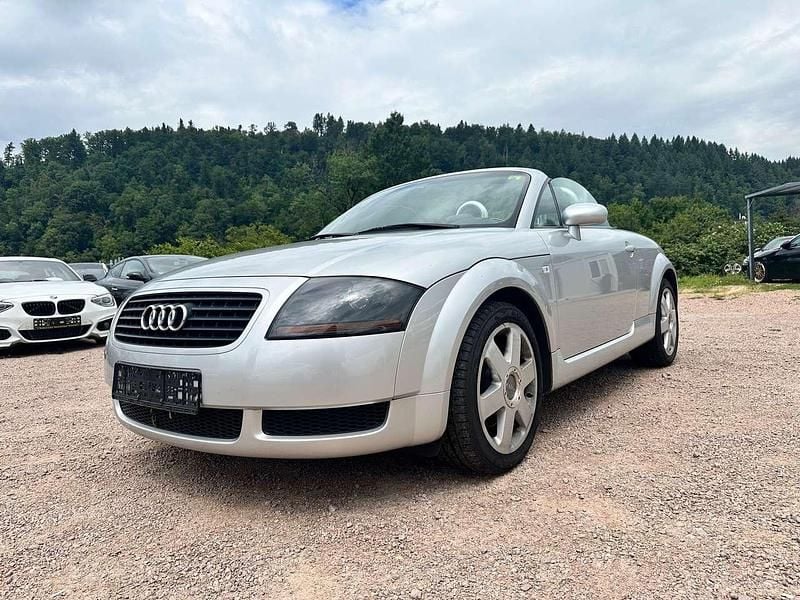 Gebraucht Audi TT Roadster 179 PS (131 kW) 2000 Silbersee/lichtsilber Cabrio