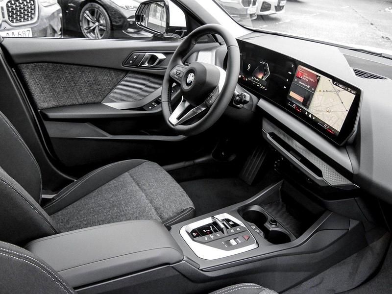 Neu BMW 116 122 PS (89 kW) 2025 Schwarz Kleinwagen