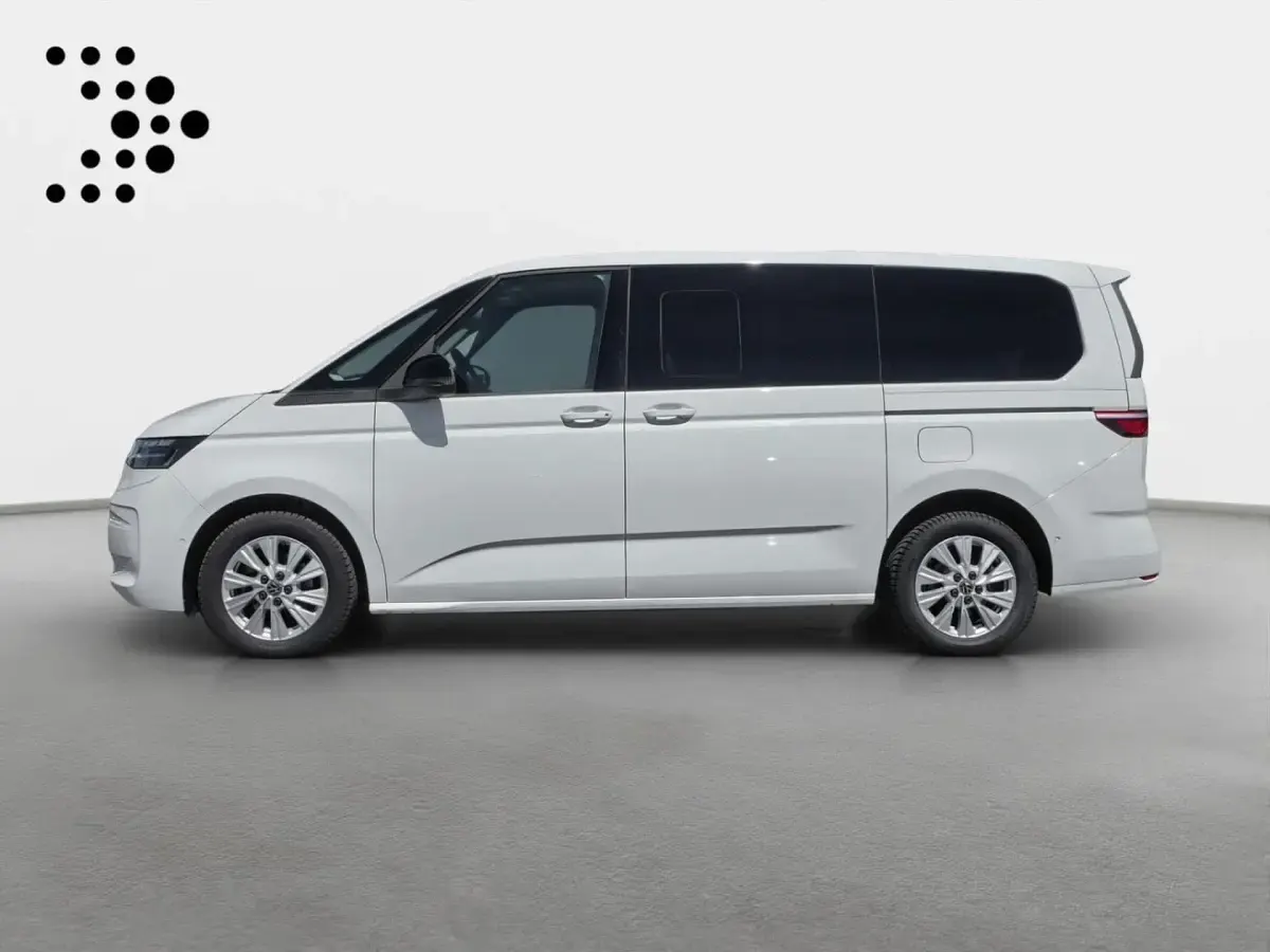 Second-hand VW Multivan Life 150 CP (110 kW) 2024 Alb Monovolum