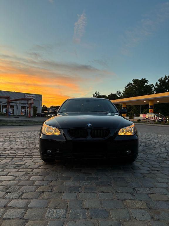 Schwarz Gebraucht 2004 BMW 525 Limousine | 5.300 € (Fairer Preis) - Bild 1/4