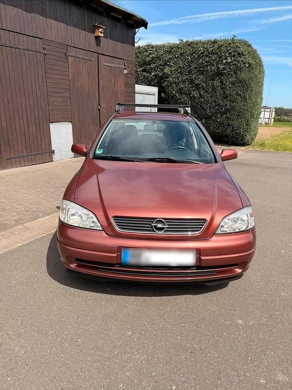 Usata Opel Astra Elegance 84 CV (61 kW) 2001 Rosso Berlina