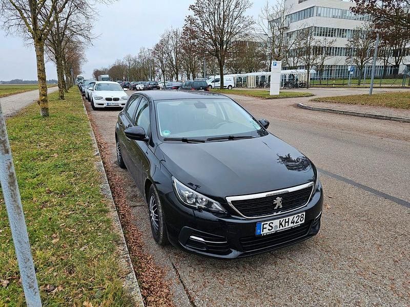 Gebraucht Peugeot 308 Style 131 PS (96 kW) 2019 Schwarz Limousine