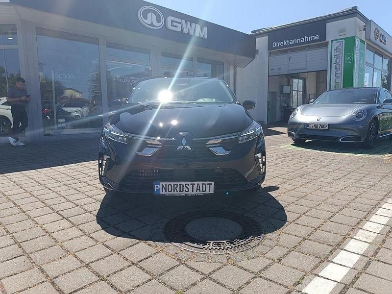 Neu Mitsubishi Colt Plus 91 PS (66 kW) 2025 Schwarz Limousine