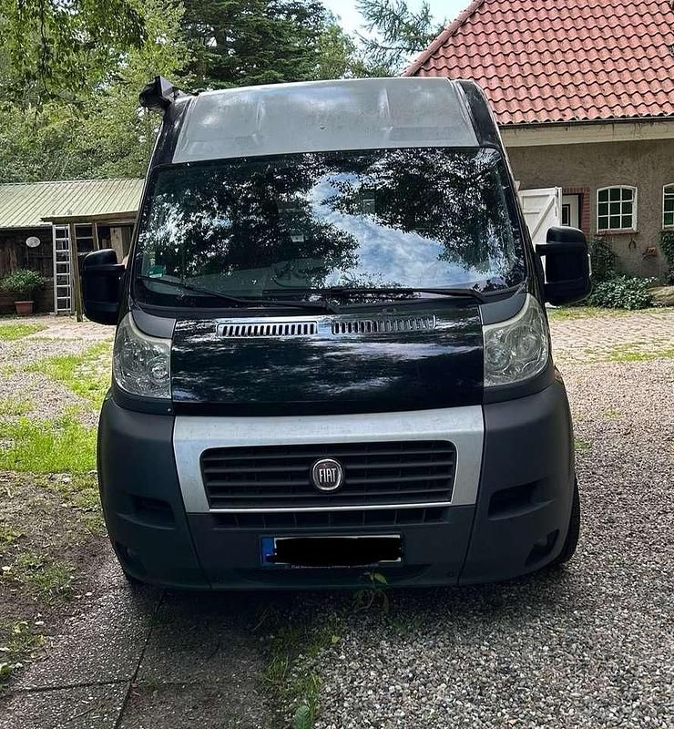 Schwarz Gebraucht 2010 Fiat Ducato Van | 17.000 € - Bild 1/4