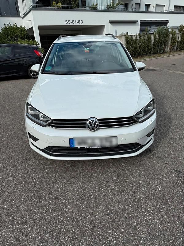 Weiß Gebraucht 2016 VW Golf VII Limousine | 13.100 € (Fairer Preis) - Bild 1/4