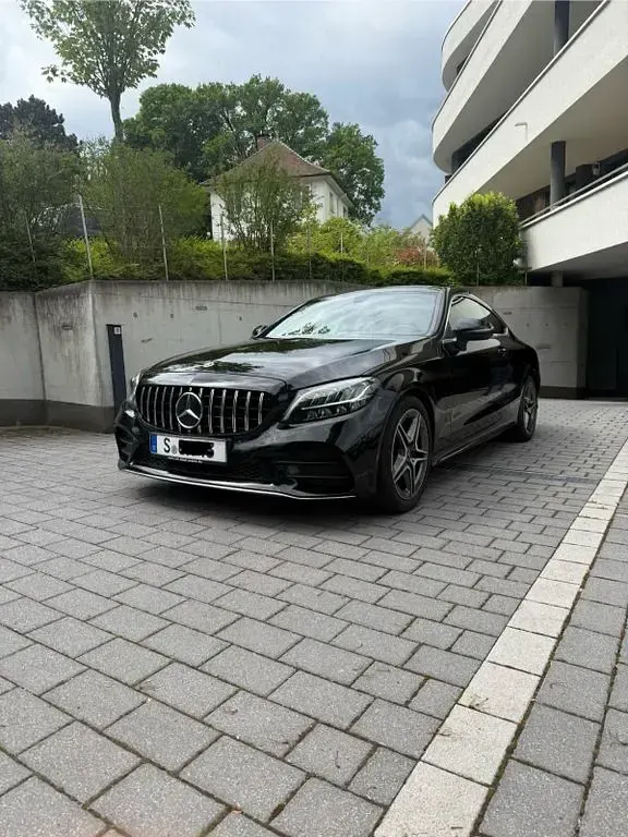Gebraucht Mercedes C180 AMG line 156 PS (114 kW) 2022 Schwarz Coupé